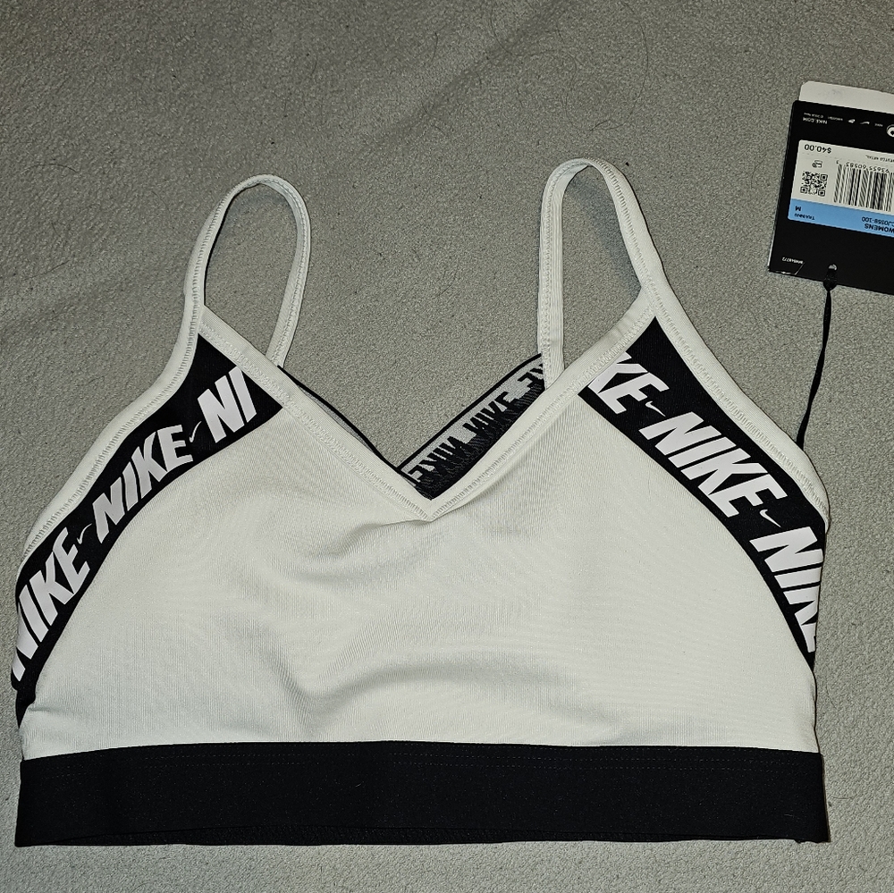 Women's Nike sports bra size M